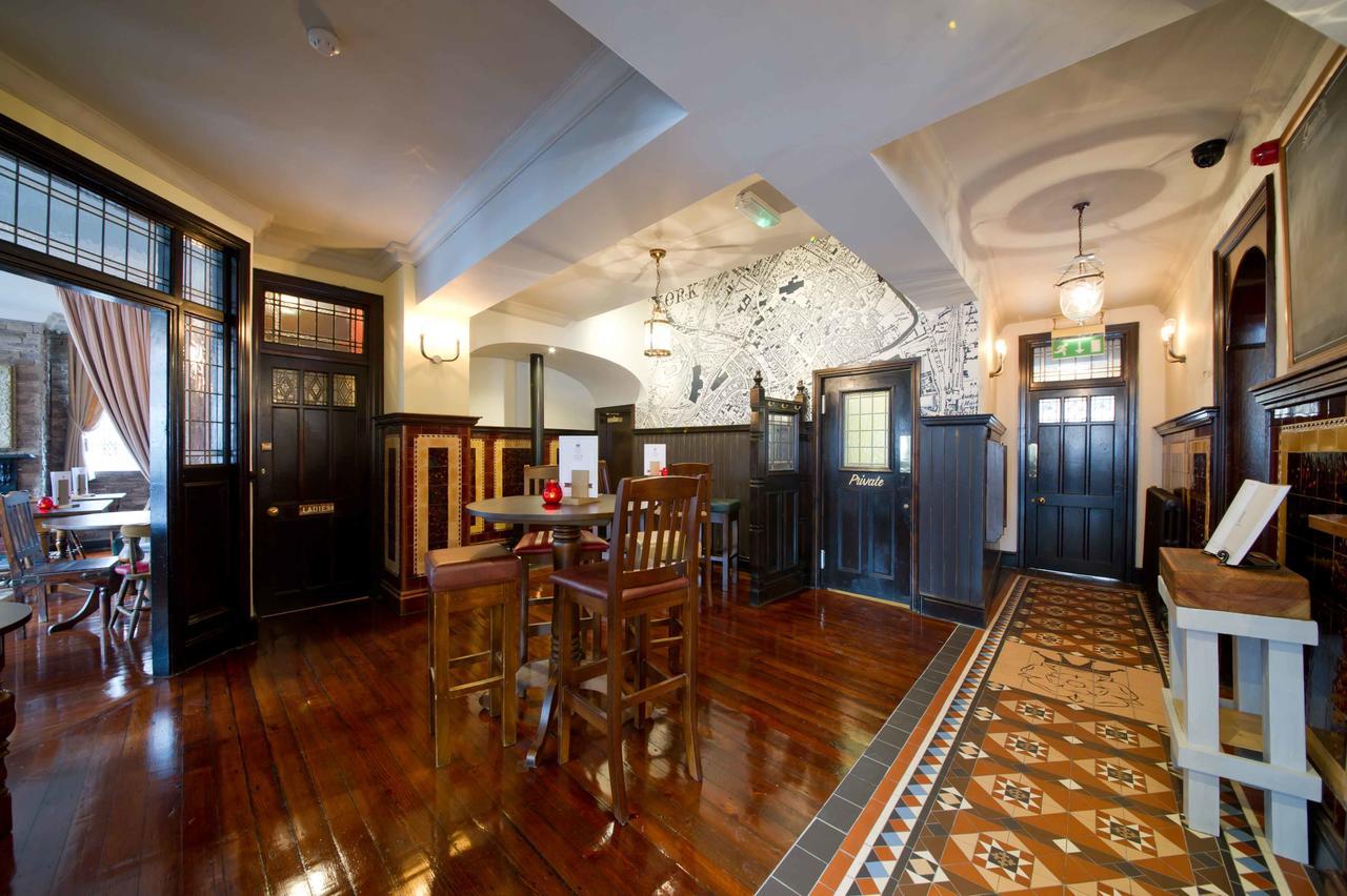 Bed and breakfast The Rose & Crown York Extérieur photo